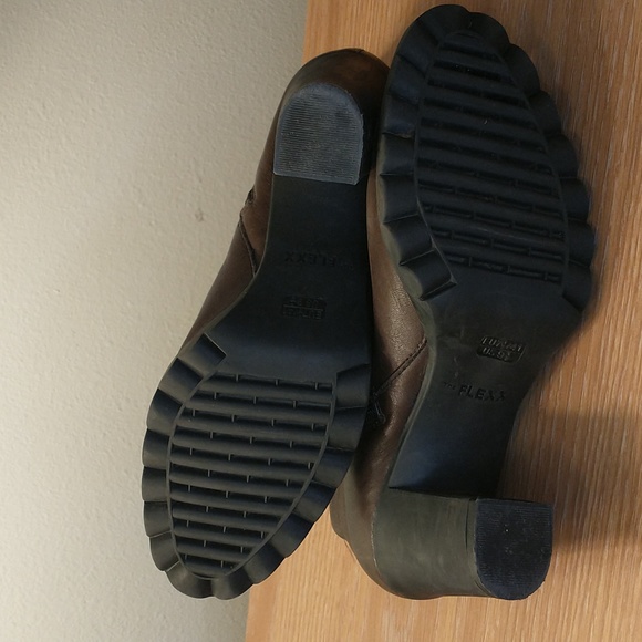 The Flex women's 9.5 bootie - Picture 5 of 7